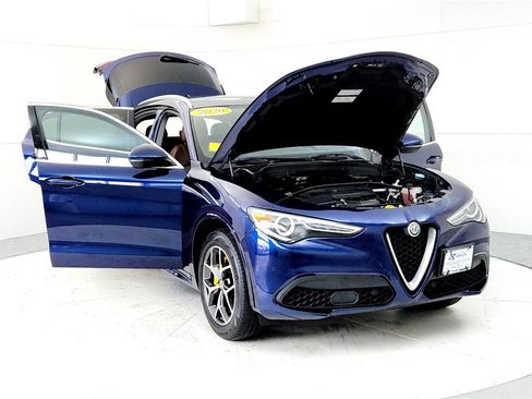Used 2020 Alfa Romeo Stelvio Ti w/ Active Blind Spot Package AWD/4WD image 9