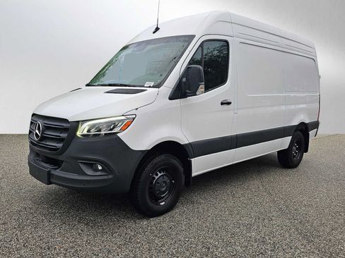 Used 2024 Mercedes-Benz Sprinter 3500 image 7