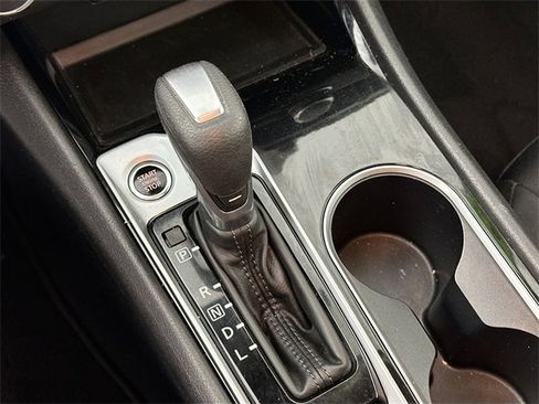 Used 2024 Nissan Altima 2.5 SV image 17