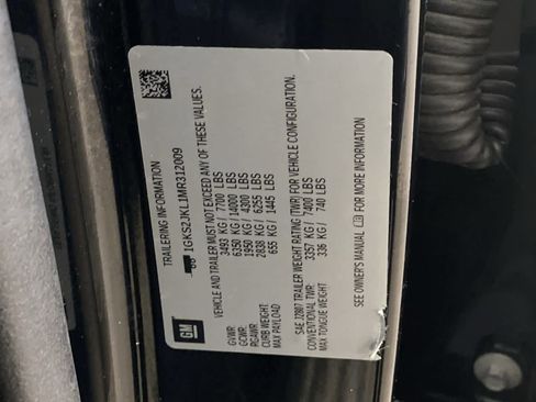 Used 2021 GMC Yukon XL Denali w/ Denali Premium Package image 28