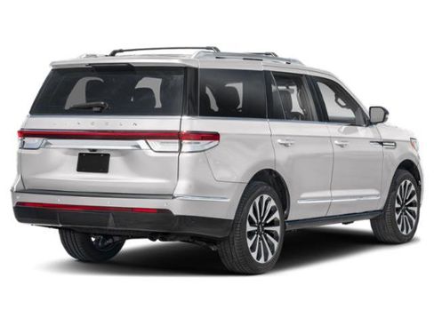 Used 2023 Lincoln Navigator Reserve AWD/4WD image 2