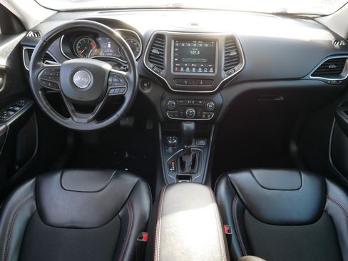 Used 2021 Jeep Cherokee Trailhawk image 10