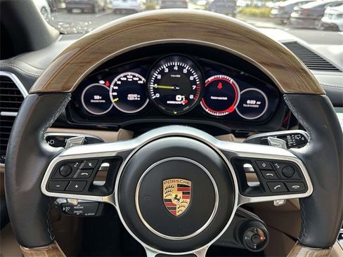 Used 2019 Porsche Cayenne E-Hybrid image 25