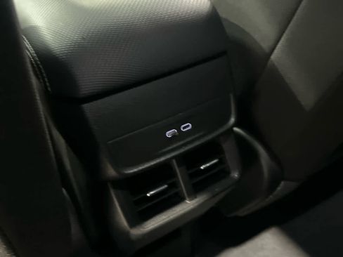 Used 2025 Chevrolet Equinox LT FWD image 15