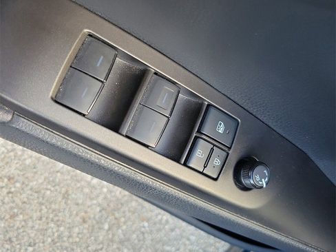 Used 2021 Toyota Camry SE w/ Convenience Package image 14