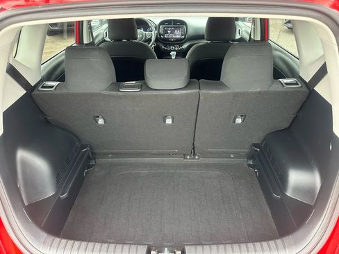 Used 2022 Kia Soul LX image 11