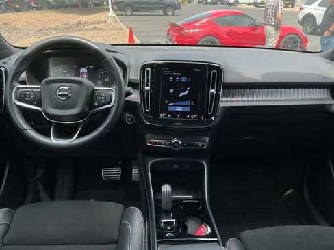 Used 2022 Volvo XC40 T5 R-Design w/ Advanced Package AWD/4WD image 21