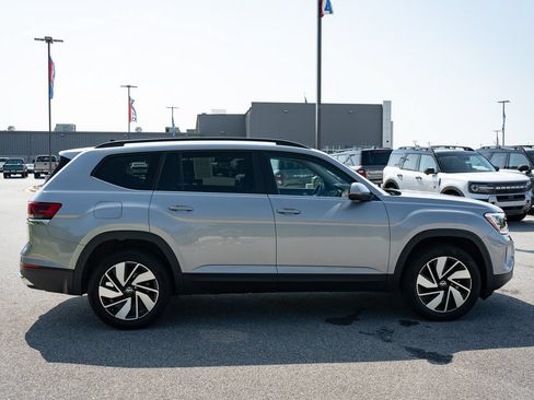 Used 2026 Volkswagen Atlas SE FWD image 11