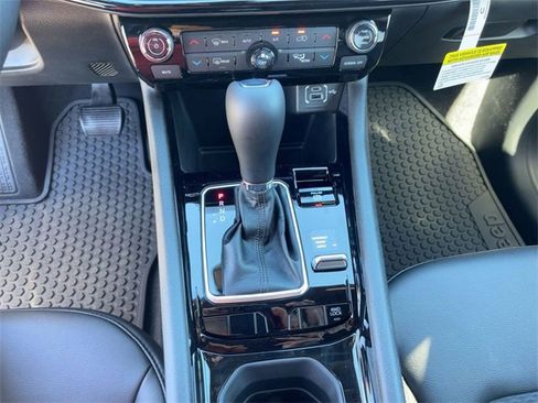 New 2026 Jeep Compass Latitude image 18