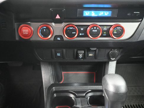Certified 2023 Toyota Tacoma SR5 AWD/4WD image 30