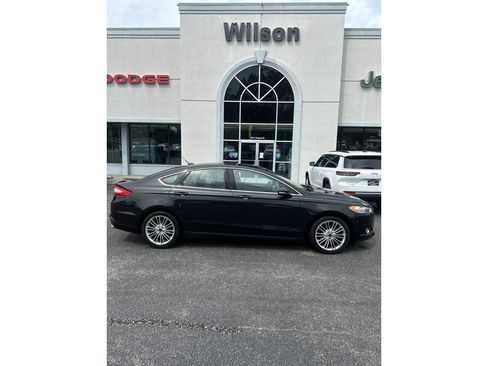 Used 2014 Ford Fusion SE w/ Equipment Group 202A FWD image 1