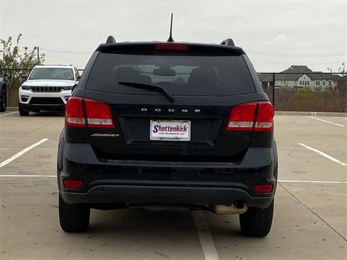 Used 2019 Dodge Journey SE image 6