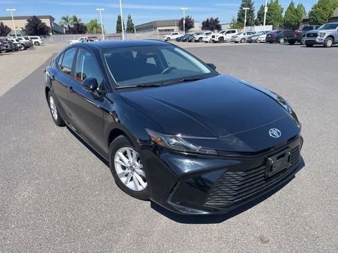 Used 2025 Toyota Camry LE FWD image 3