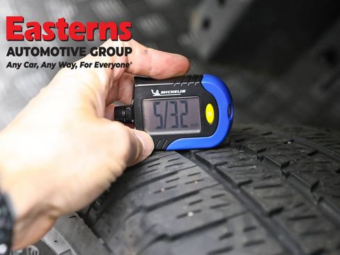 Used 2023 Jeep Wrangler Unlimited Sahara AWD/4WD image 28