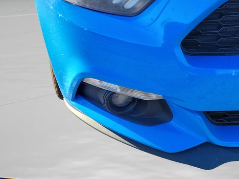 Used 2017 Ford Mustang Premium image 12