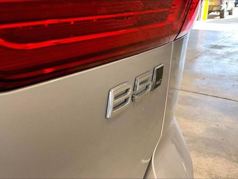 Used 2023 Volvo XC60 B5 Plus AWD/4WD image 24