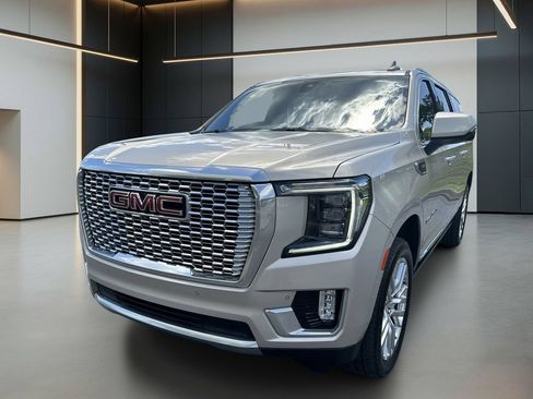Used 2021 GMC Yukon XL Denali w/ Denali Ultimate Package RWD image 11