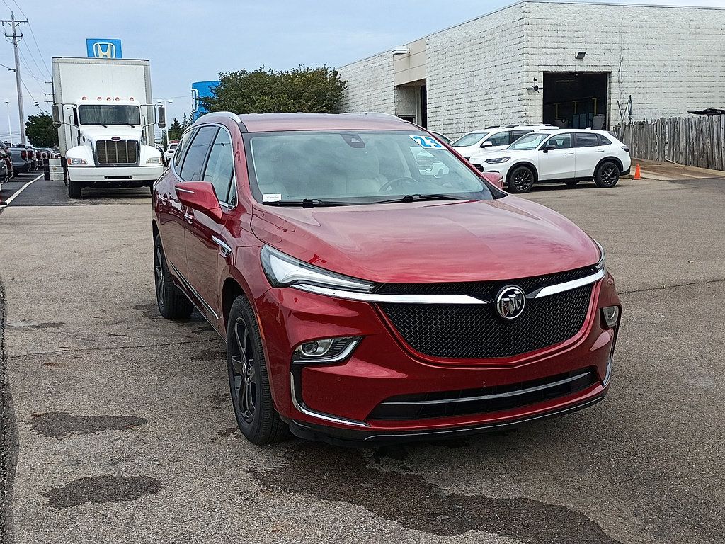 Used 2023 Buick Enclave Essence w/ Sport Touring Edition FWD image 1