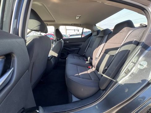 Used 2022 Nissan Altima 2.5 SV w/ SV Premium Package FWD image 17