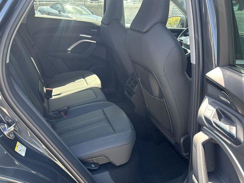 Used 2025 Audi Q5 Premium Plus w/ Premium Plus AWD/4WD image 14