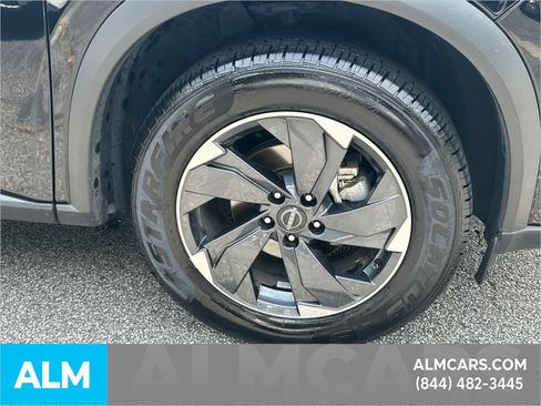 Used 2025 Nissan Rogue SV FWD image 14