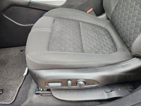 Used 2022 Chevrolet Blazer LT image 25