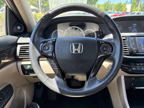 Used 2017 Honda Accord EX-L image 12