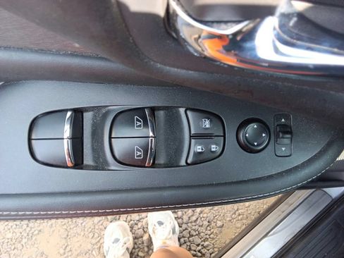 Used 2019 Nissan Murano SL FWD image 16