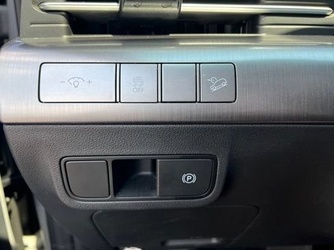 Used 2025 Hyundai Kona SEL FWD image 10