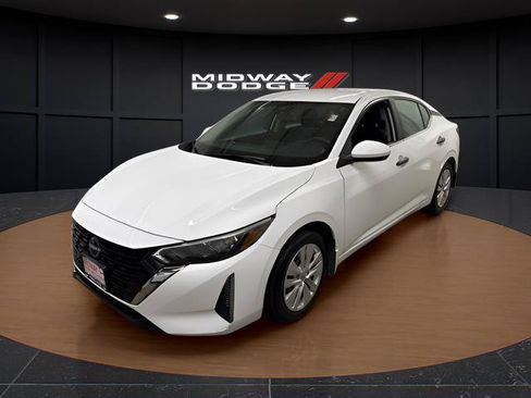 Used 2025 Nissan Sentra S FWD image 2