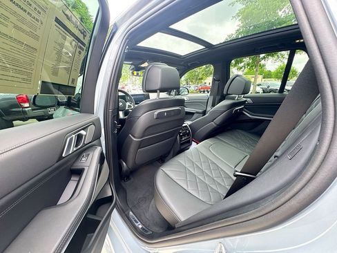 Used 2025 BMW X5 xDrive40i w/ M Sport Package AWD/4WD image 32