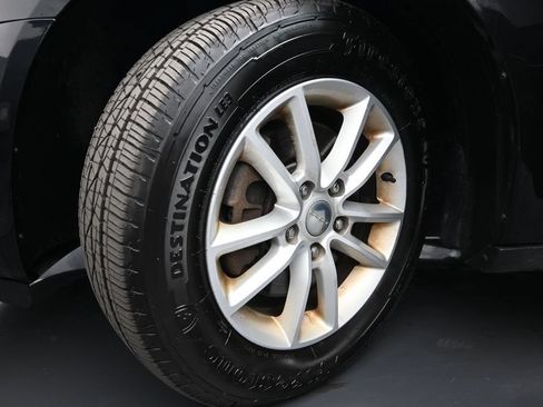 Used 2016 Dodge Grand Caravan SXT FWD image 16
