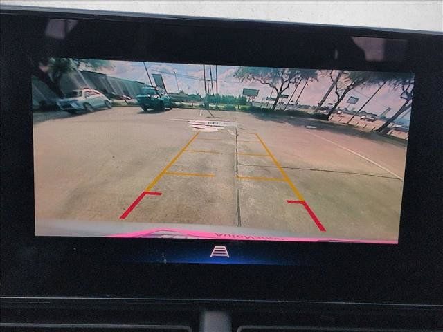 Used 2024 Chevrolet Trax RS w/ Sunroof Package FWD image 13