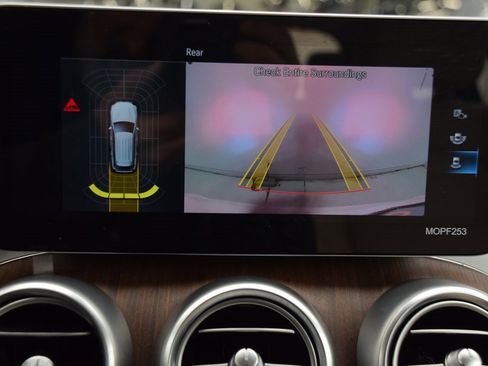 Used 2021 Mercedes-Benz GLC 300 image 29