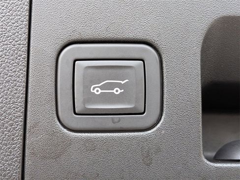 Certified 2025 Cadillac XT4 Premium Luxury image 16