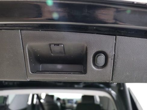 Used 2015 GMC Yukon XL Denali w/ Touring Package AWD/4WD image 38