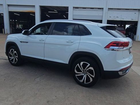 Used 2021 Volkswagen Atlas Cross Sport SE AWD/4WD image 6