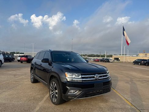 Used 2019 Volkswagen Atlas SEL Premium AWD/4WD image 2