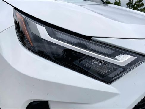 Certified 2025 Toyota RAV4 XLE w/ Convenience Package FWD image 27