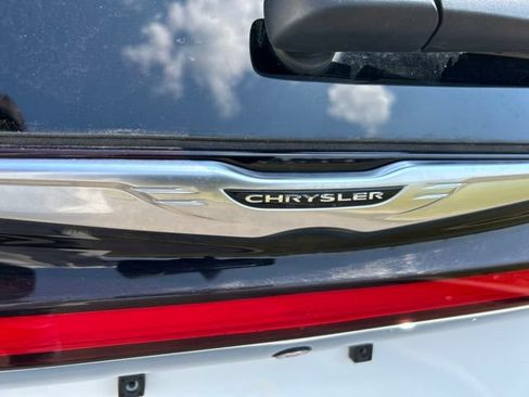 Used 2024 Chrysler Pacifica Touring-L FWD image 58