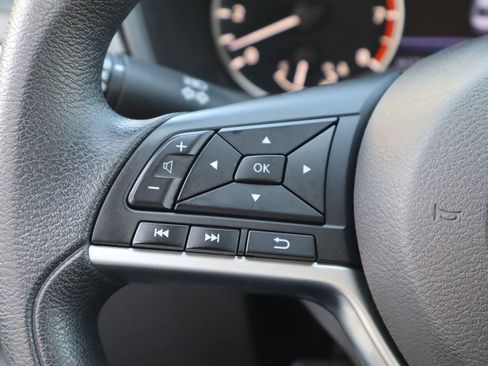 Used 2023 Nissan Altima 2.5 SV FWD image 12