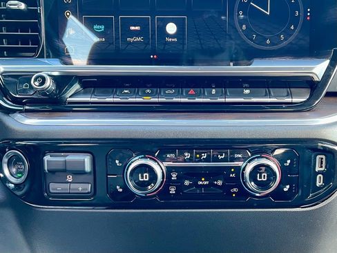 Used 2025 GMC Sierra 1500 SLT image 19