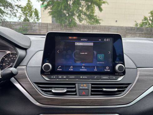 Used 2025 Nissan Altima 2.5 SV FWD image 20