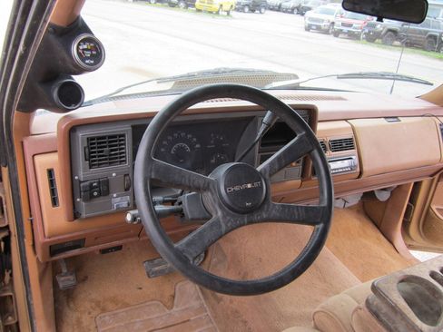 Used 1989 Chevrolet Silverado 3500 2WD Extended Cab image 10