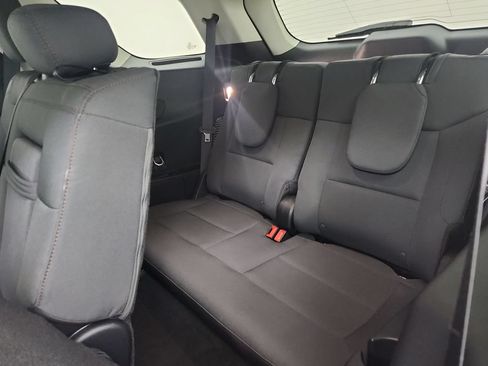 Used 2025 Ford Explorer Active AWD/4WD image 33
