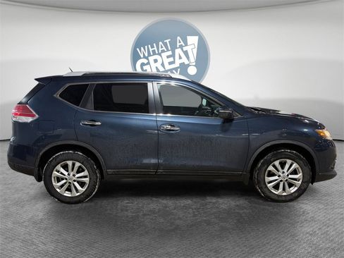 Used 2015 Nissan Rogue SV w/ SV Moonroof Package image 2