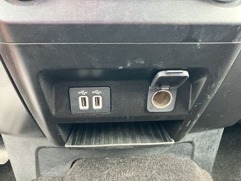 Used 2019 Ford F150 XLT w/ Equipment Group 302A Luxury AWD/4WD image 23