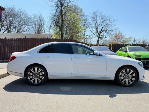 Used 2018 Mercedes-Benz E 400 4MATIC Sedan image 4