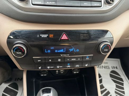 Used 2017 Hyundai Tucson SE Plus AWD/4WD image 28