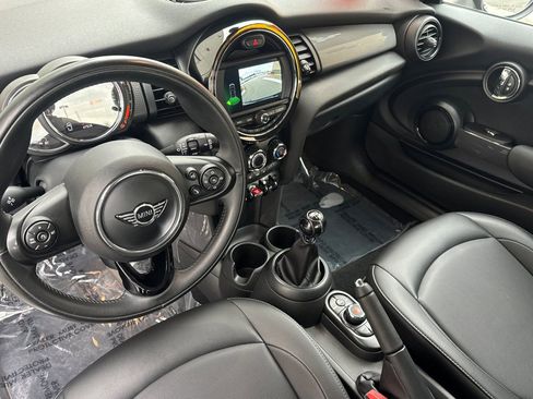 Used 2019 MINI Cooper 2-Door Hardtop image 13